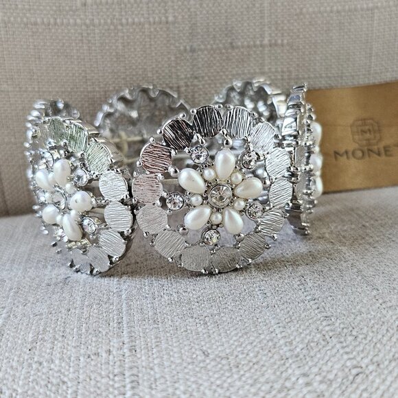 Monet Girls Bracelet PEARLS Forever Stretched Wrist Band Fashion Jewelry - Picture 3 of 15